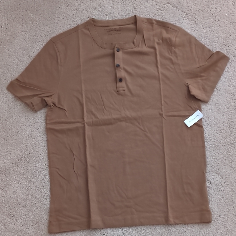 (Final Price)Banana Republic Tan Short Sleeve Henley